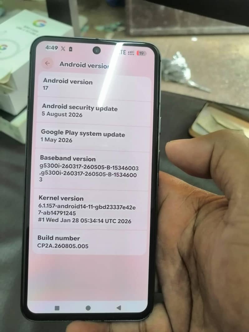 Google Pixel 8 12