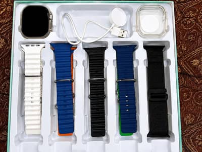 Crown H90 Ultra 10-in-1 Smart watch for sale in good condition