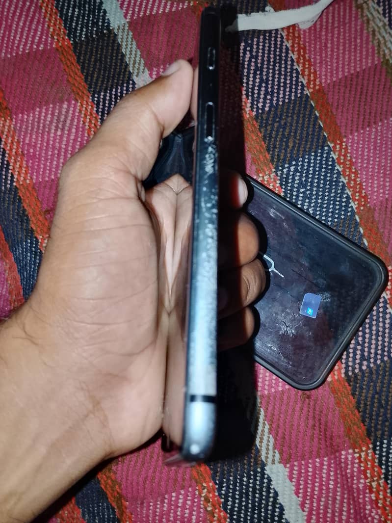 Apple iPhone 8 Plus 4