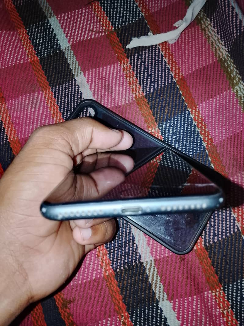 Apple iPhone 8 Plus 5