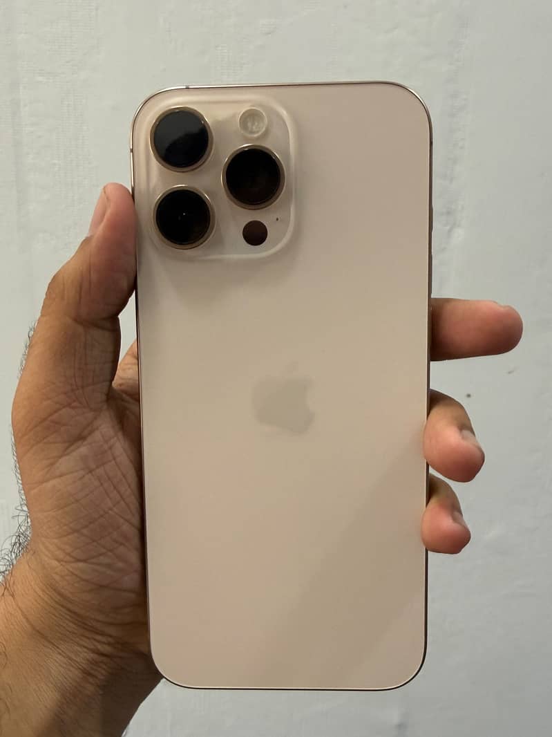 Apple iPhone 16 Pro Max 0