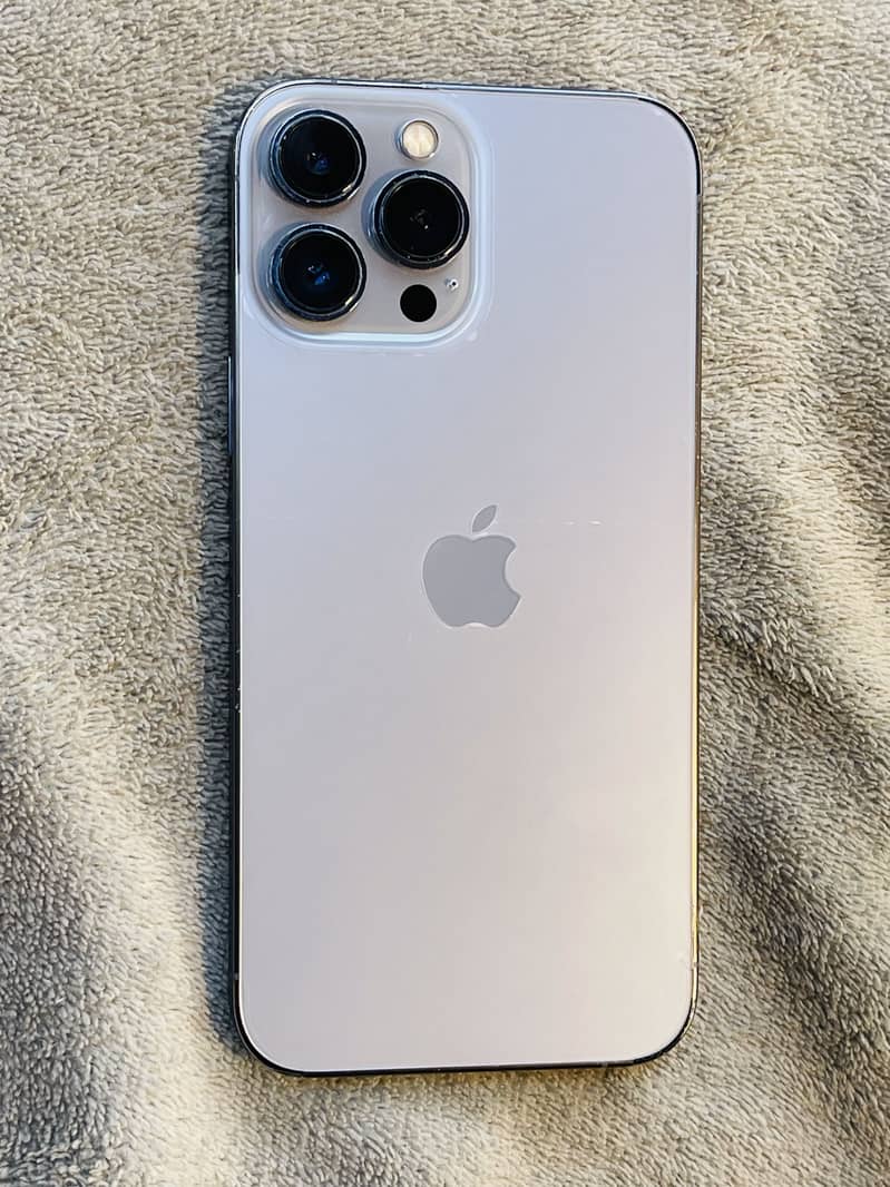 Apple iPhone 13 Pro Max 4