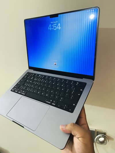 MACBOOK PRO M1 14inches 10/10