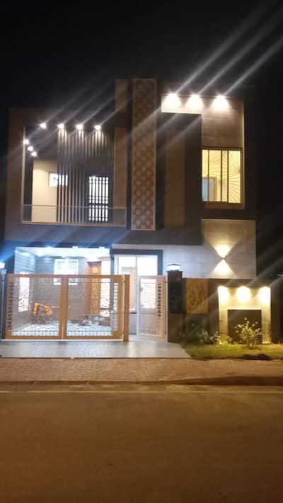 1 KANAL BRAND NEW HOUSE AVAILABLE FOR RENT PRIME LOCATION AT BAHRIA TOWN LHR