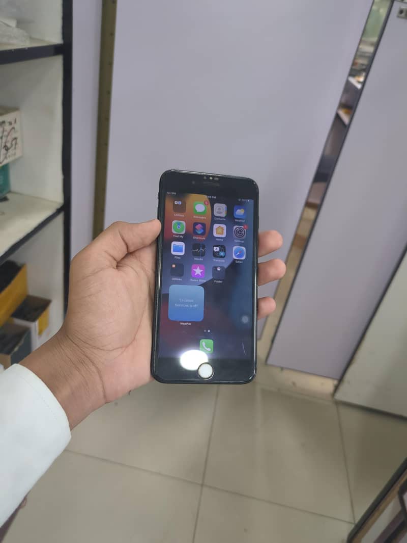 Apple iPhone 7 Plus 2