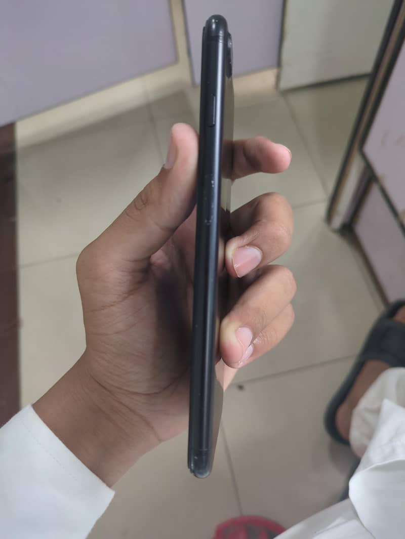 Apple iPhone 7 Plus 3