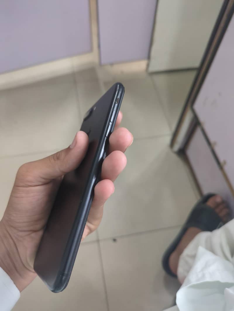Apple iPhone 7 Plus 4
