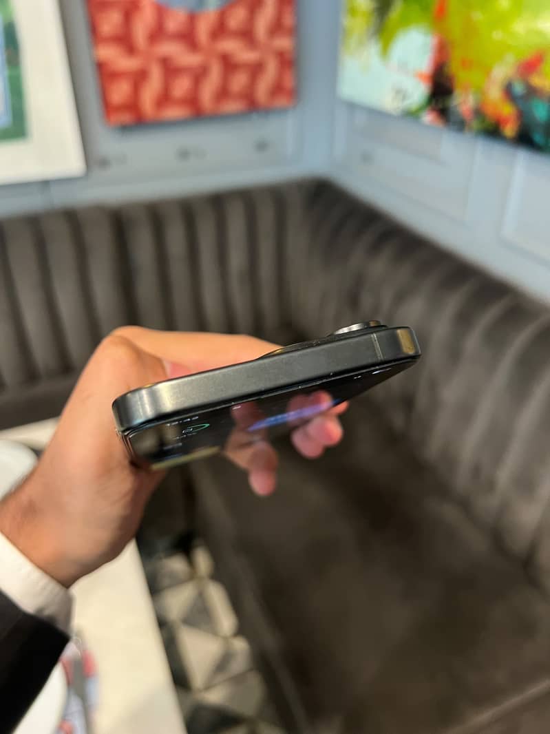 Apple iPhone 15 Pro Max 5