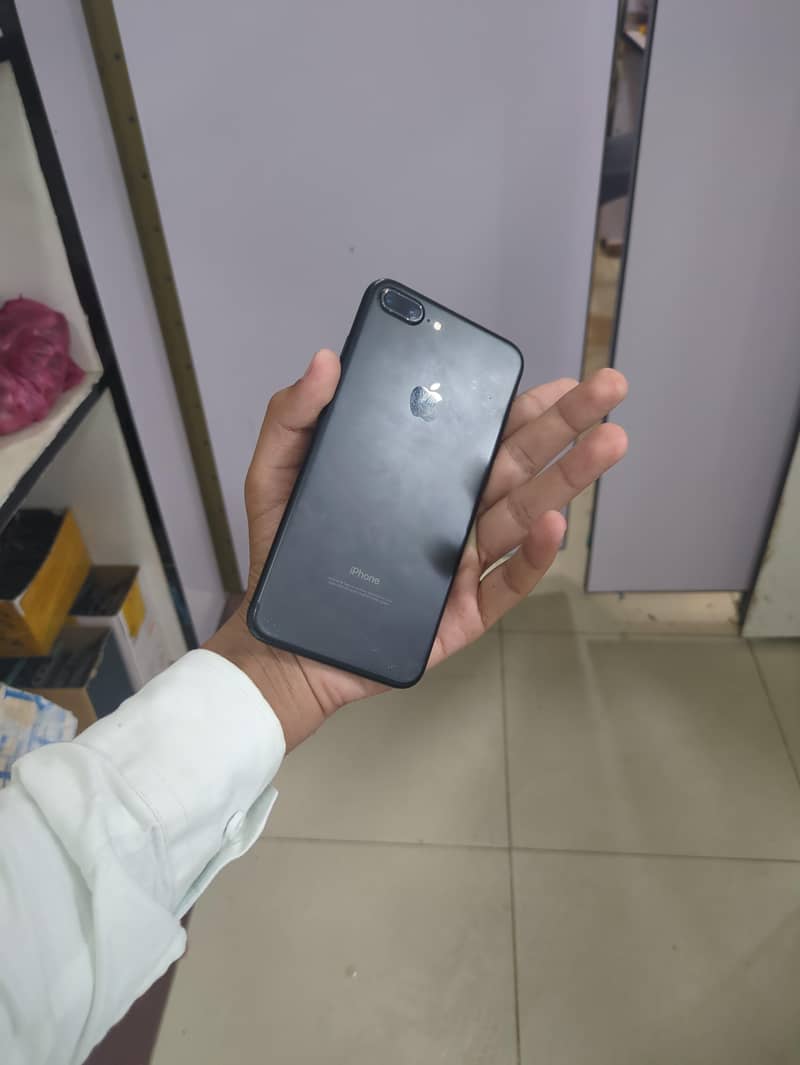 Apple iPhone 7 Plus 0