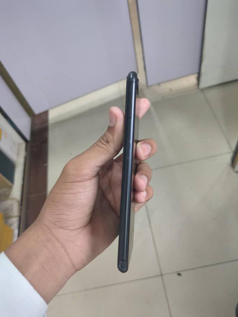 Apple iPhone 7 Plus 3