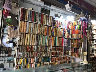 LACE SHOP KI SARI LACESS SALE WITH COUNTER