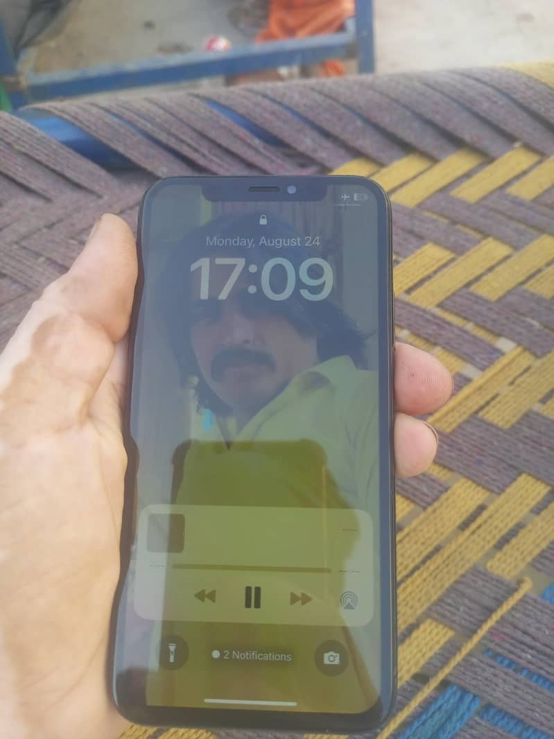 Apple iPhone X 0