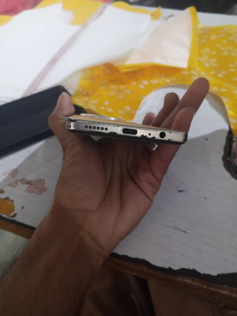 Tecno camon 30 4