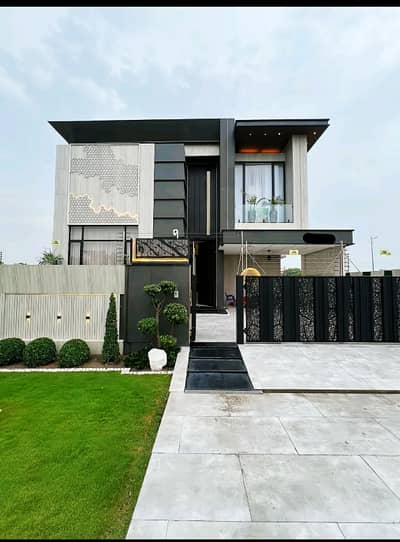 10 MARLA HOUSE WITH SOLID CONSTRUCTION NEAREST TO PARK & MASJID AVAILABLE FOR SALE IN BAHRIA TOWN LHR