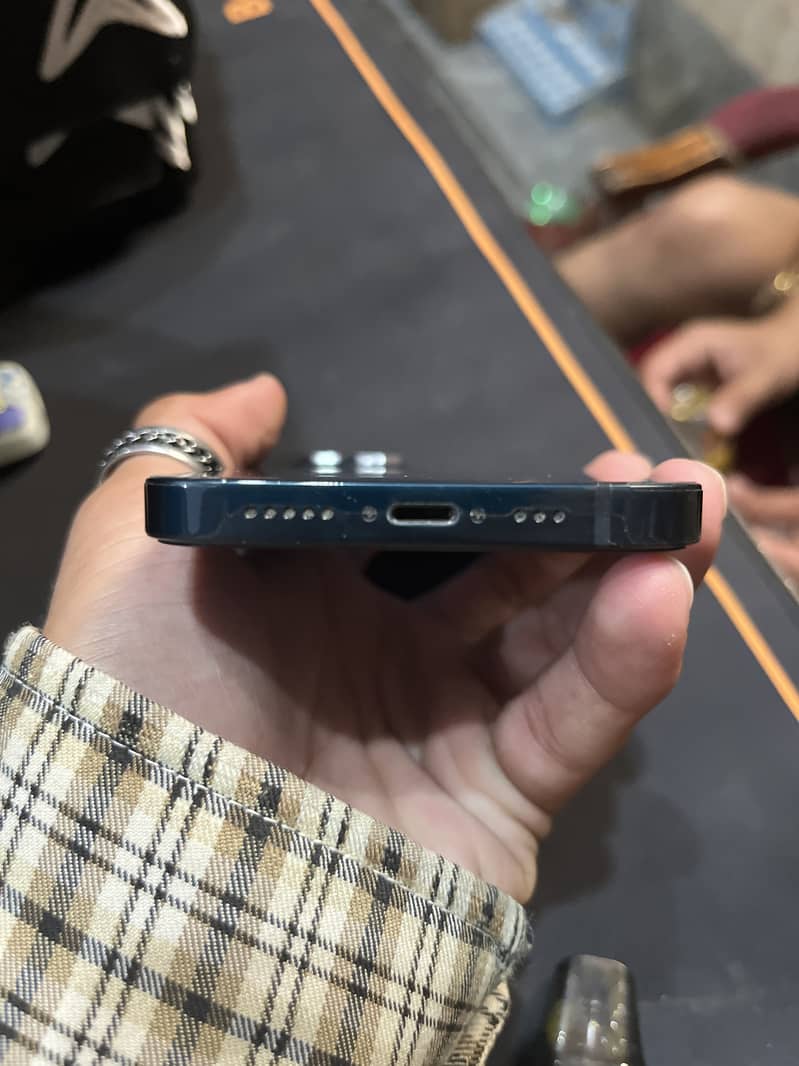 Apple iPhone 13 3