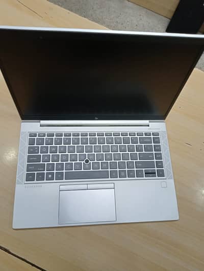 Hp Elitebook 845 G8 AMD Ryzen 5 5650u (6 Core)  RAM: 16GB Storage: 256