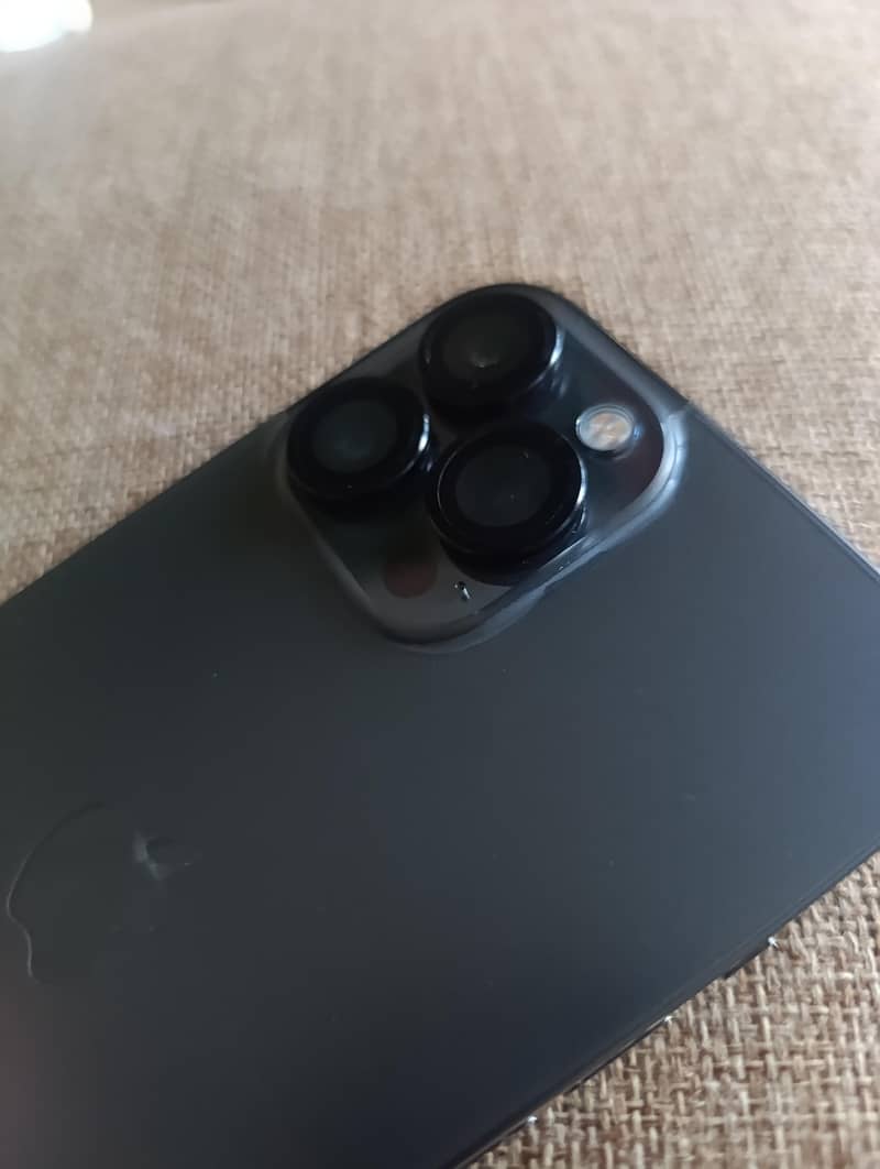 Apple iPhone 13 Pro Max 1