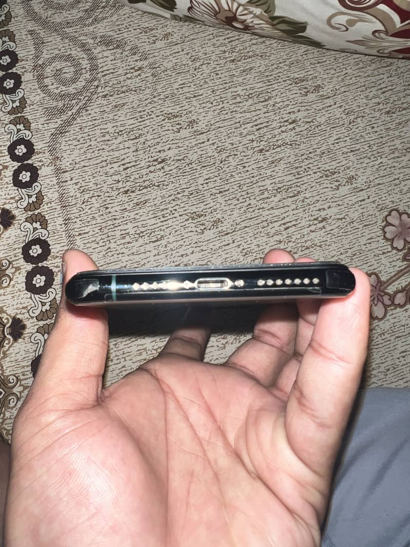 Apple iPhone 11 Pro Max 1