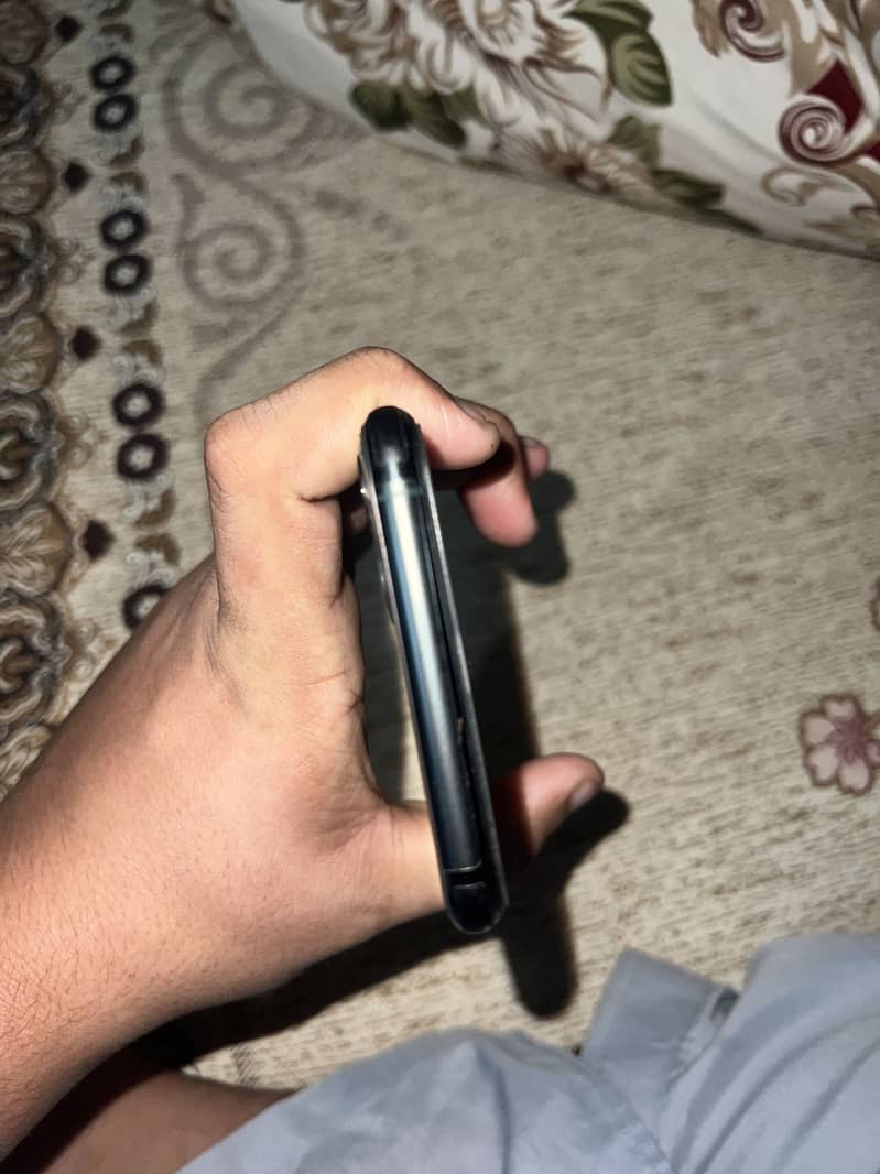 Apple iPhone 11 Pro Max 3