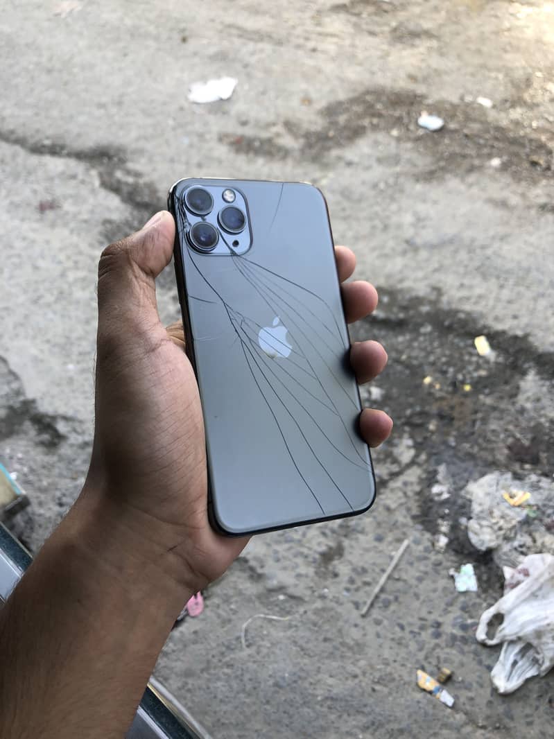 Apple iPhone 11 Pro 3