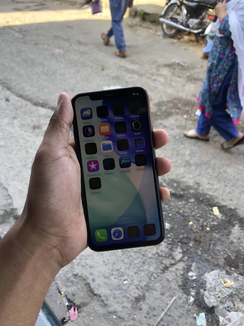 Apple iPhone 11 Pro 4