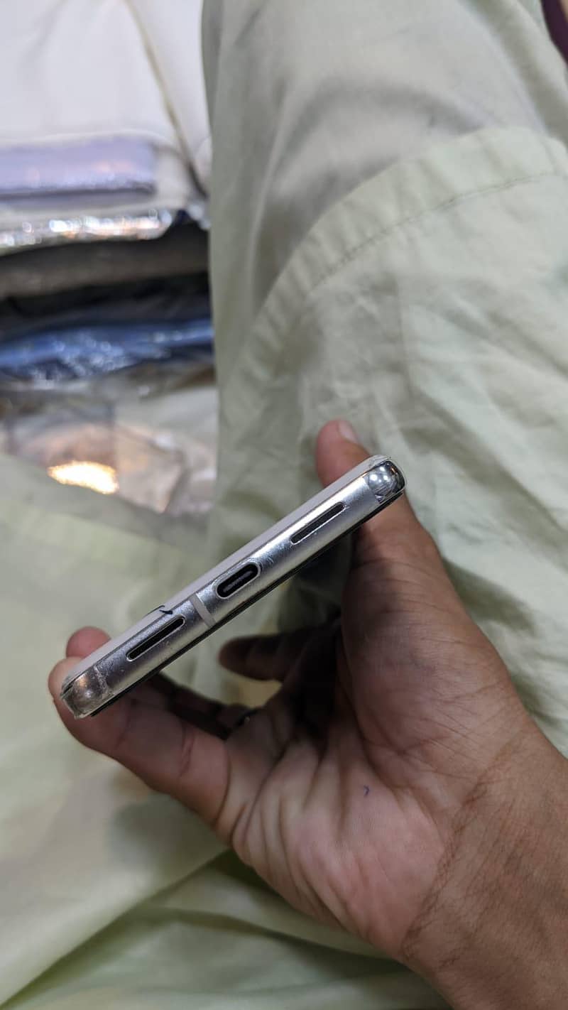 Google Pixel 8 Pro 4