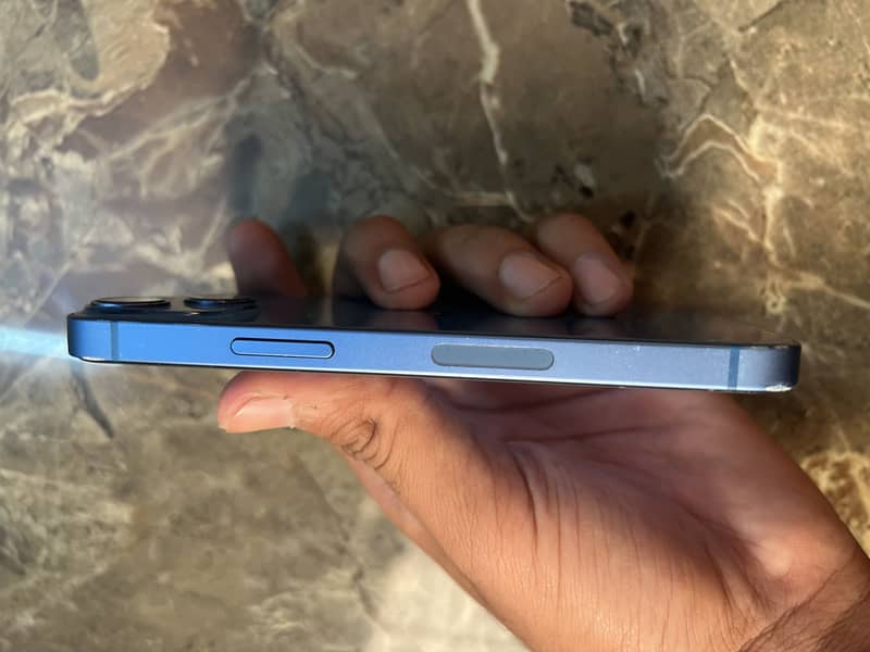 Apple iPhone 13 mini 0