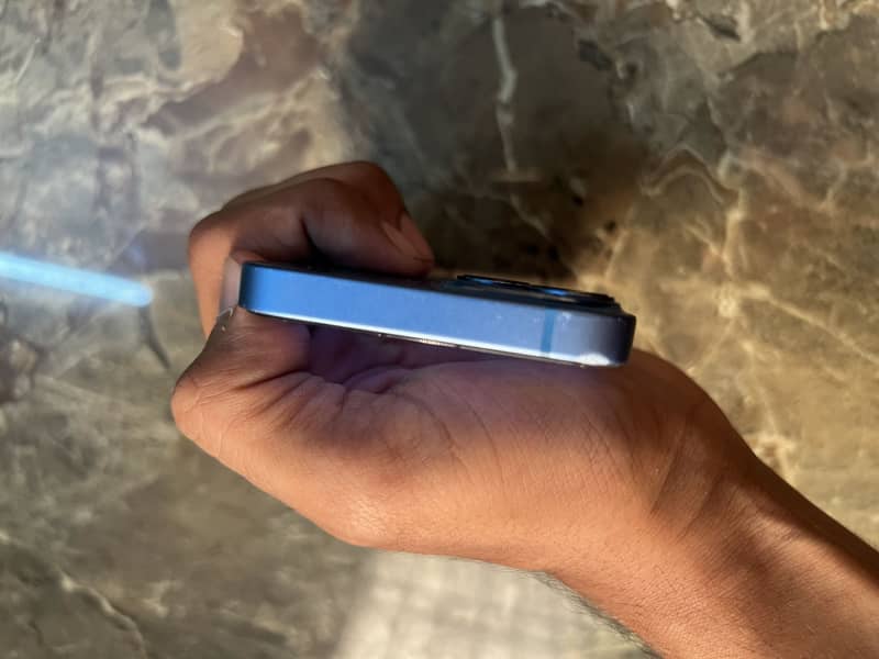Apple iPhone 13 mini 1