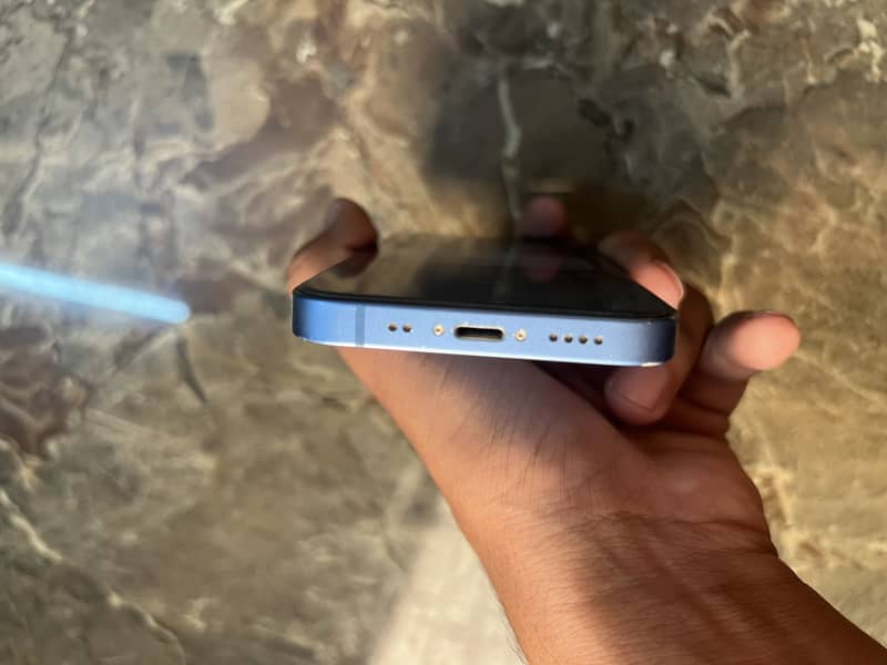 Apple iPhone 13 mini 4