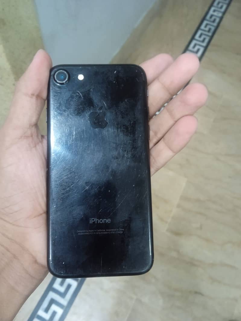 Apple iPhone 7 1