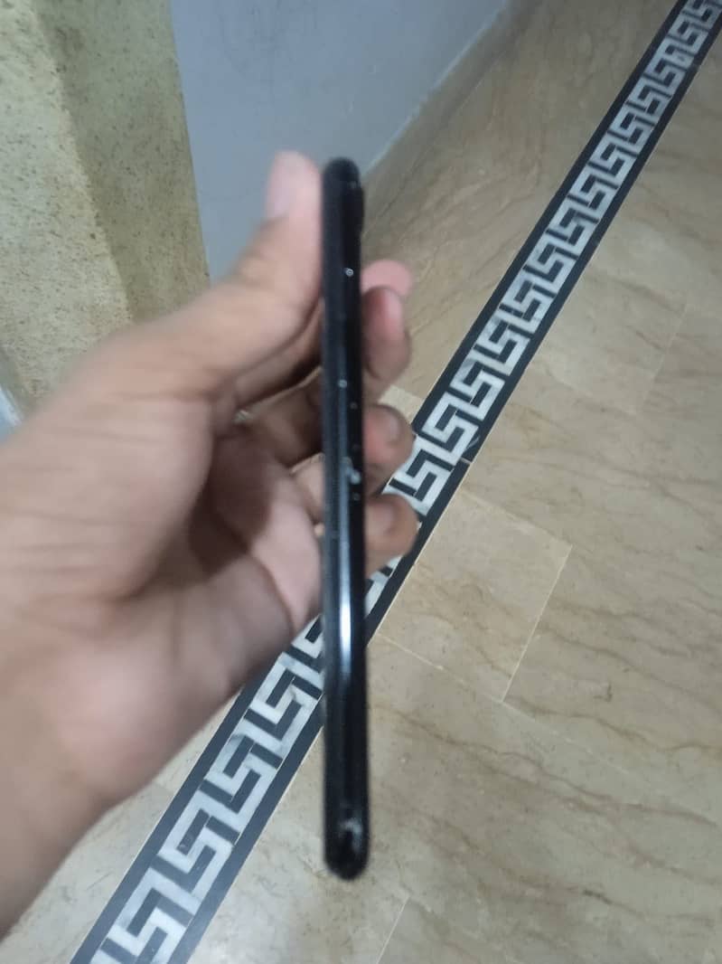 Apple iPhone 7 2