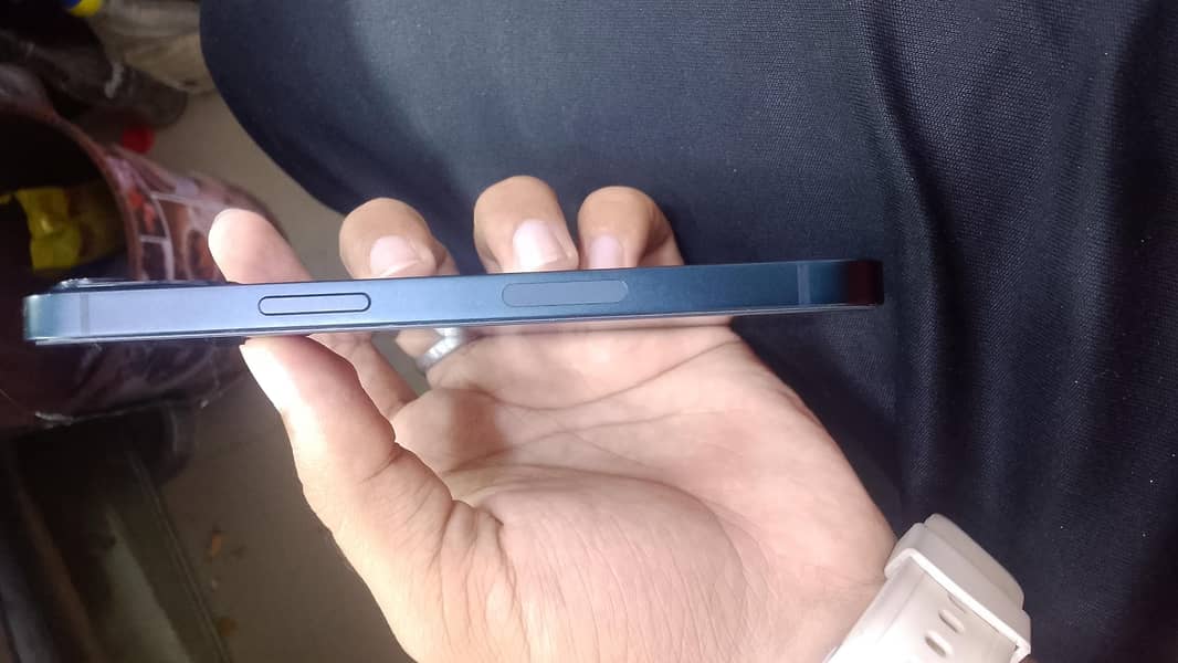 Apple iPhone 13 1