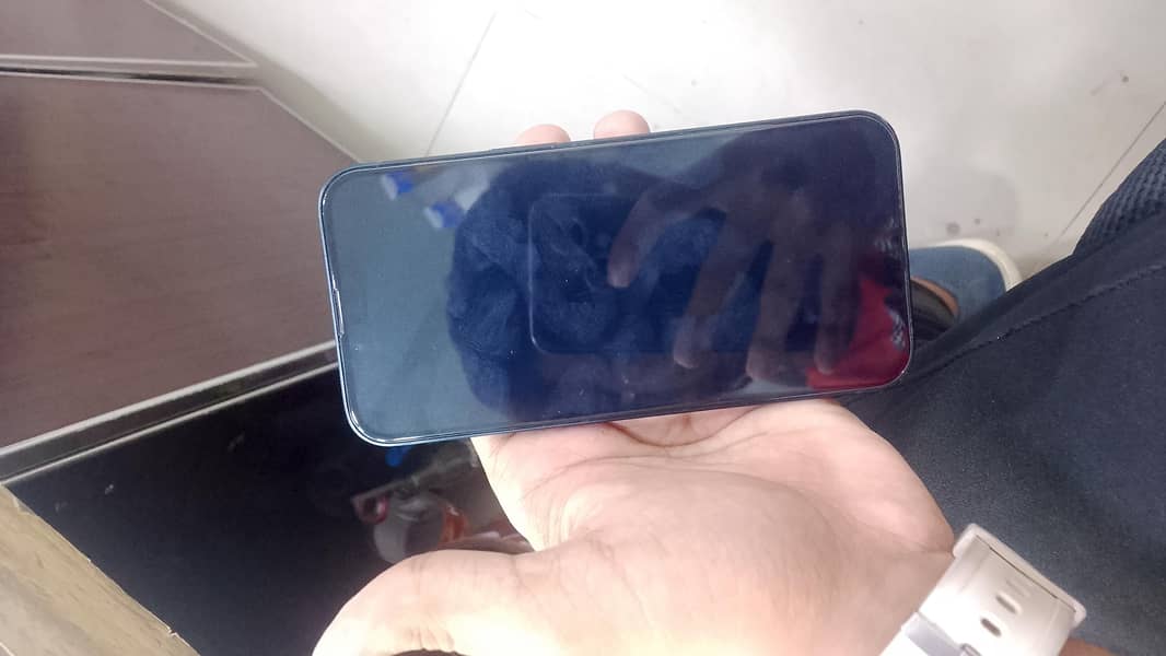 Apple iPhone 13 4