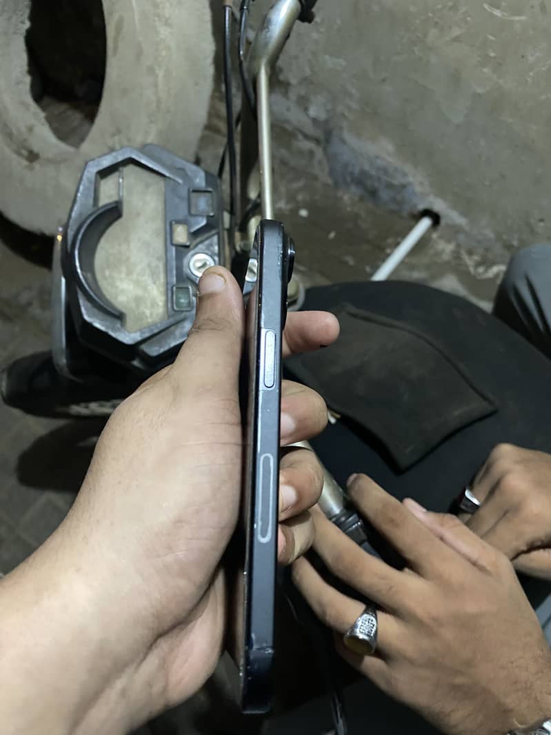 Apple iPhone 15 0