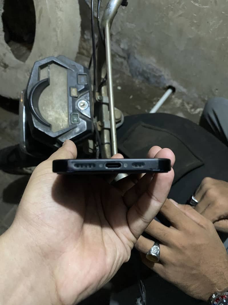 Apple iPhone 15 4