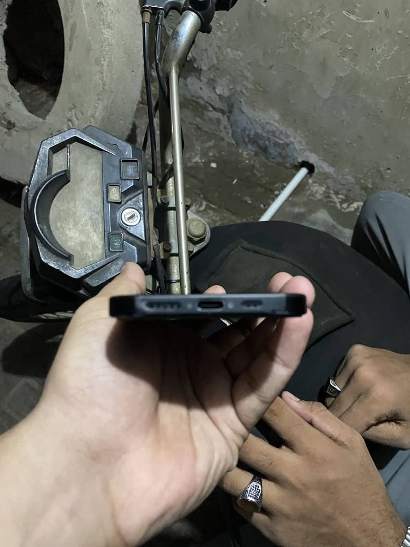 Apple iPhone 15 7