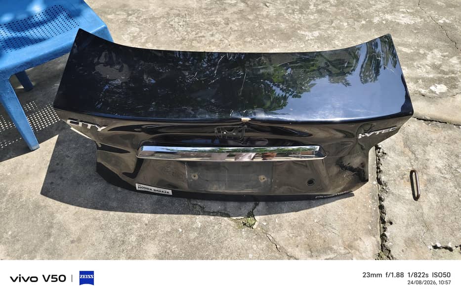 Trunk lid 0