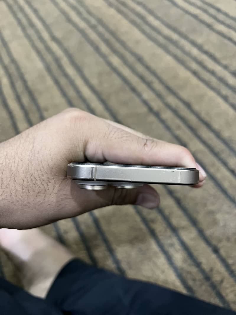 Apple iPhone 16 Pro 5