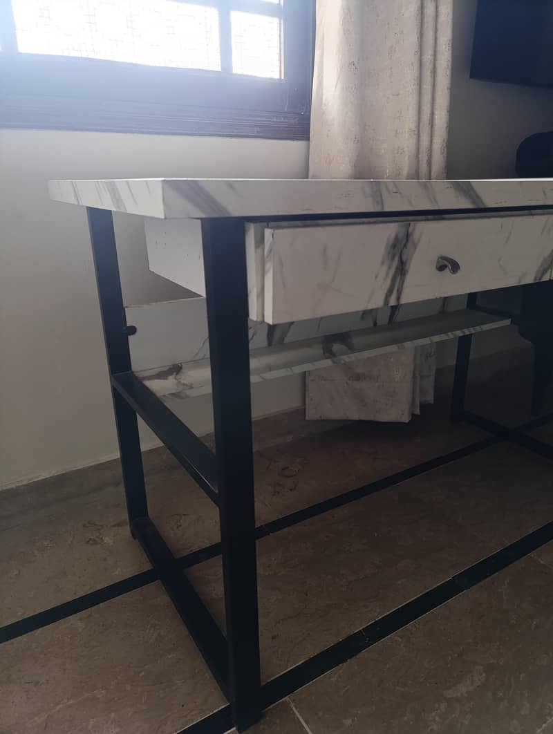 study table / office table / computer table for sell 1