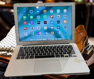 Mac book Air  dual-Core intel Core i5