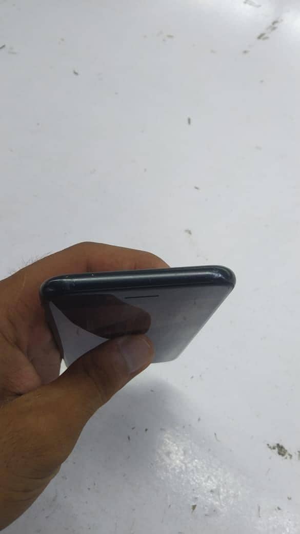 Apple iPhone SE 3