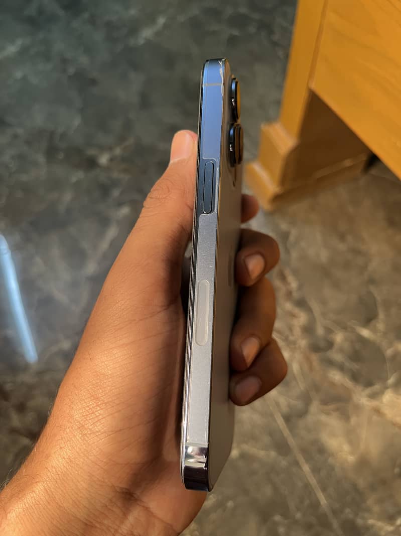 Apple iPhone 13 Pro 1