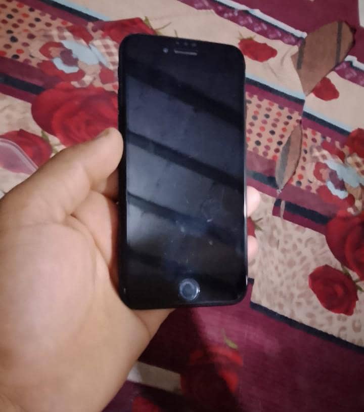 Apple iPhone 7 1