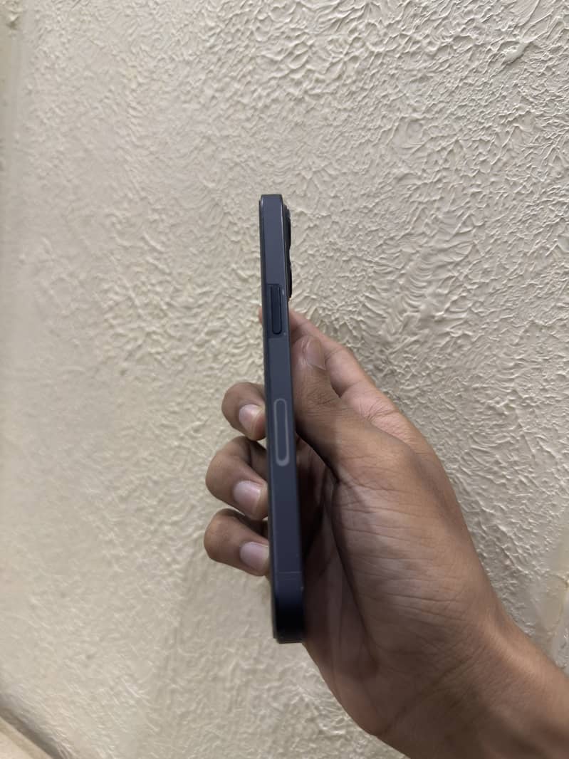 Apple iPhone 13 4