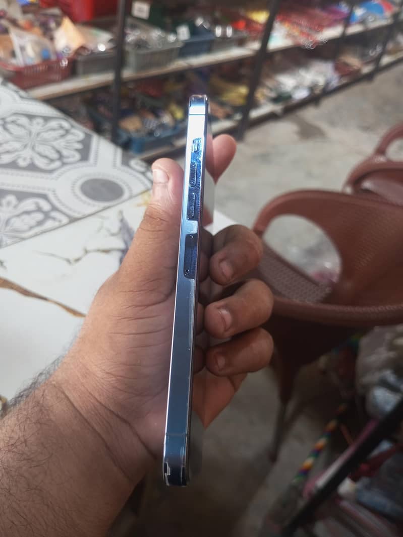 Apple iPhone 13 Pro Max 1