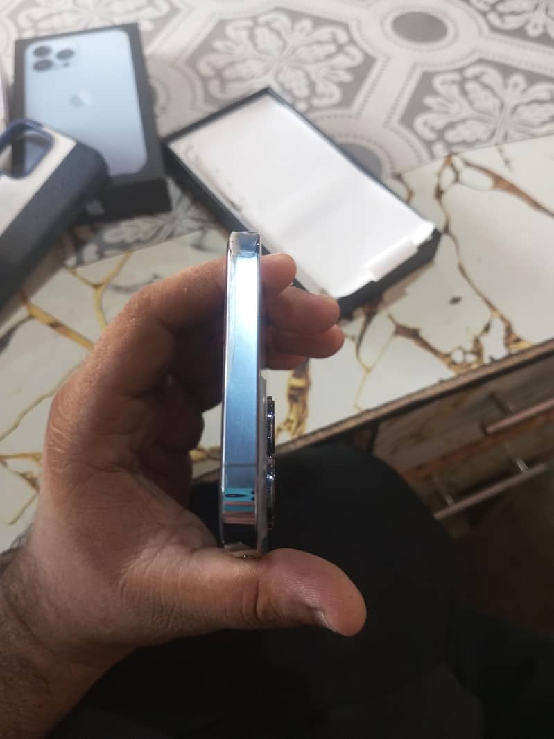 Apple iPhone 13 Pro Max 3
