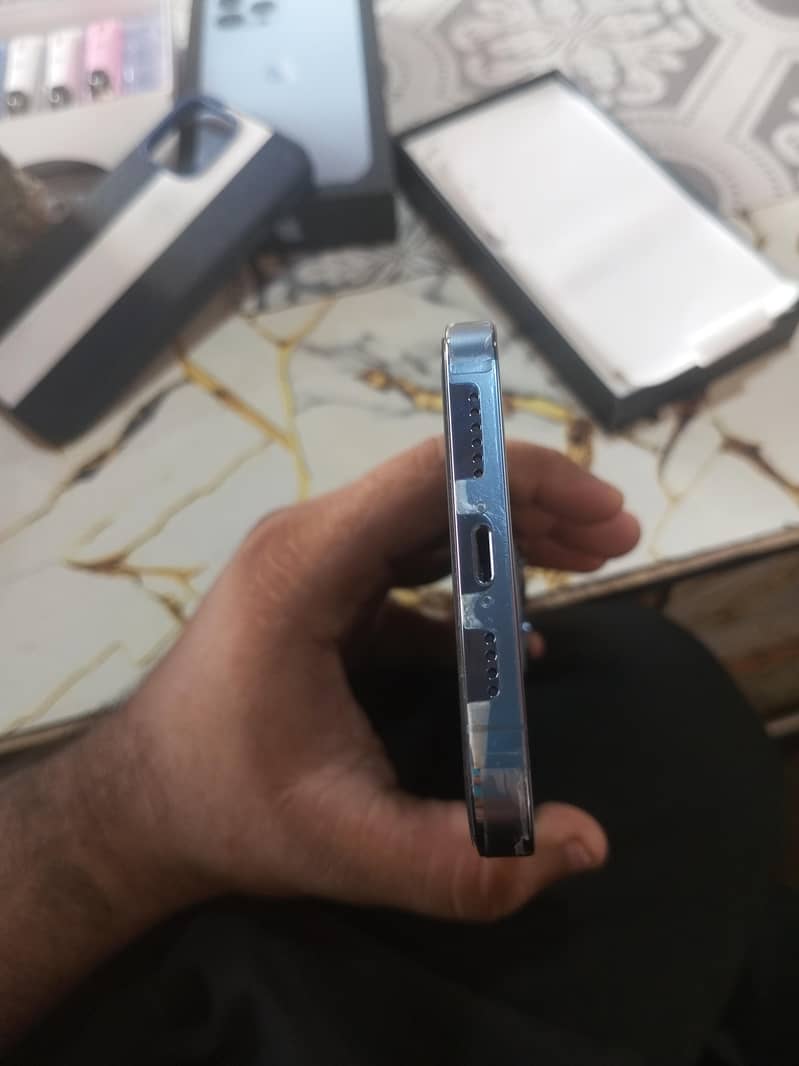 Apple iPhone 13 Pro Max 4