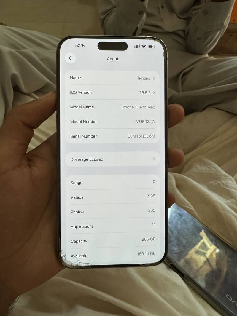 Apple iPhone 15 Pro Max 2