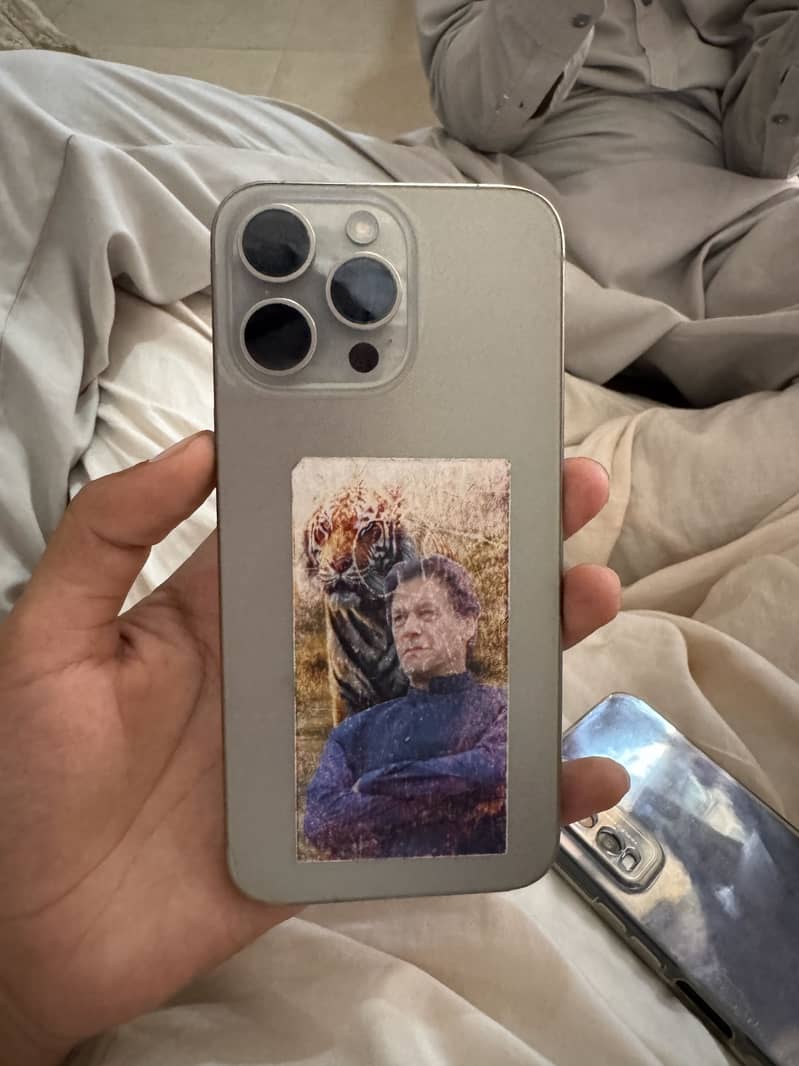 Apple iPhone 15 Pro Max 6