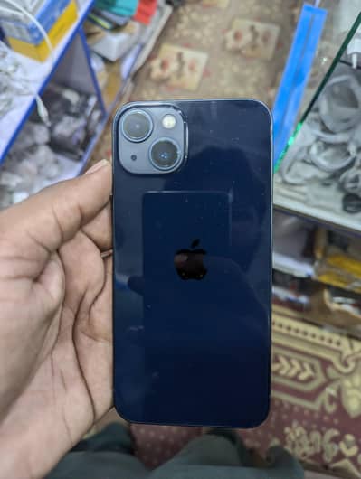 Apple iPhone 13